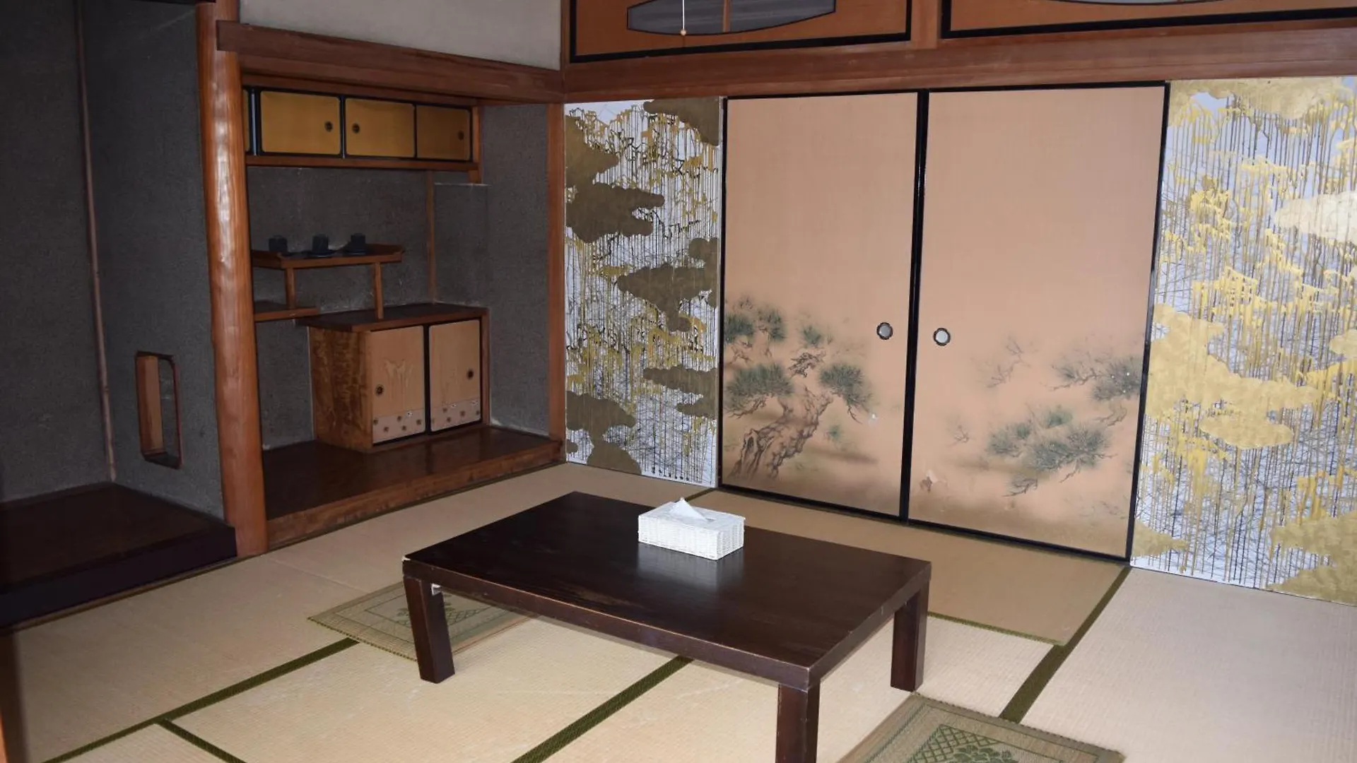 麦宿 伝 Guest House Brew 松山市